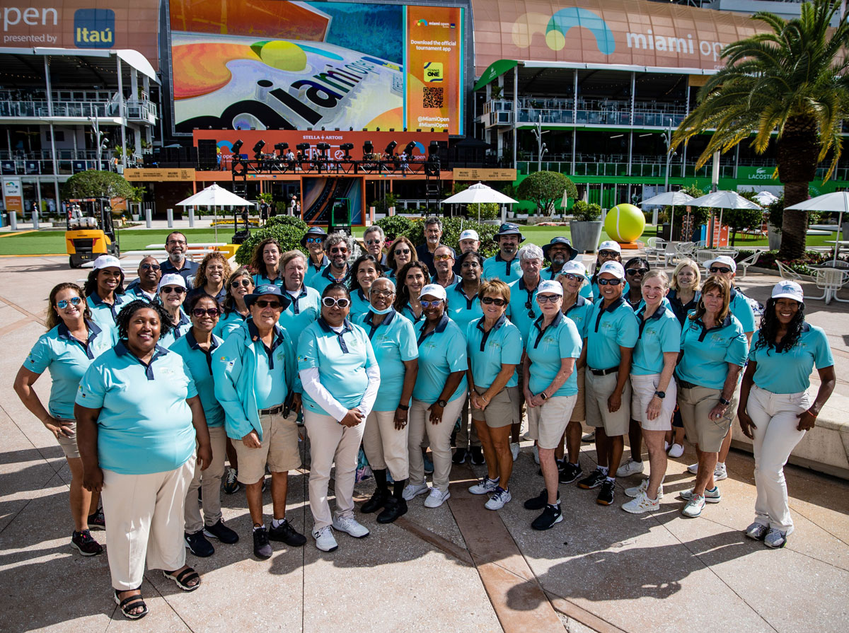 230331-MiamiOpen-TDS-4-vol-Group-3- Volunteers Group photo